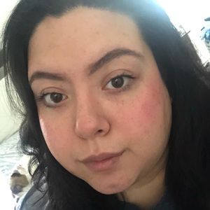 Meet your Posher, Elissia